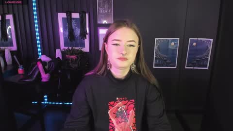 Snapshot of lily_moonlight chatting on January 14, 2025, 8:41 am Lily online show from January 14, 2025, 8:41 am