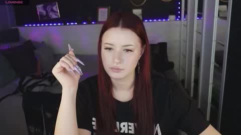 Snapshot of lily_moonlight chatting on November 12, 2025, 7:09 am Lily online show from November 12, 2025, 7:09 am