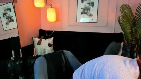 Snapshot of lily_moonlight chatting on November 15, 2025, 7:38 am Lily online show from November 15, 2025, 7:38 am