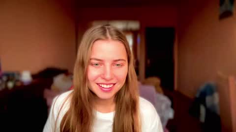 Snapshot of lily_smily chatting on February 28, 2025, 9:47 am Lily online show from February 28, 2025, 9:47 am