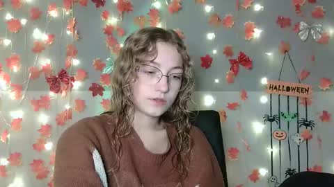 small lily online show from October 8, 2025, 11:08 am
