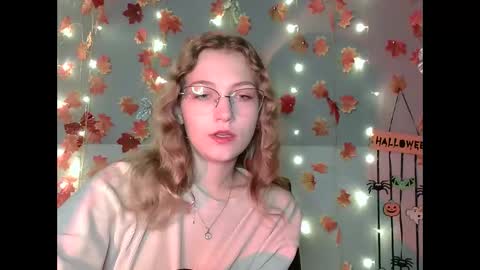 small lily online show from October 16, 2025, 6:25 am