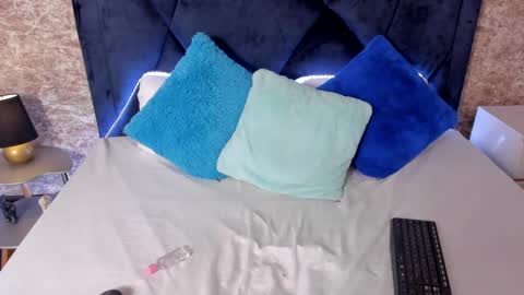 Snapshot of lily_woodz chatting on March 7, 2025, 10:21 pm LilyWoodz online show from March 7, 2025, 10:21 pm