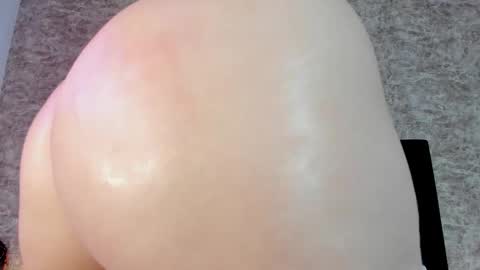 Snapshot of lily_woodz chatting on November 14, 2025, 7:34 pm LilyWoodz online show from November 14, 2025, 7:34 pm