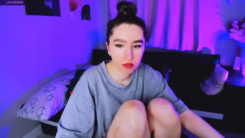 Snapshot of lily_xbaby chatting on November 19, 2025, 7:52 am LILY online show from November 19, 2025, 7:52 am