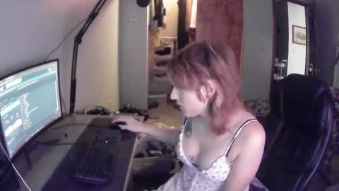 lilybvixen online show from October 16, 2025, 1:34 pm