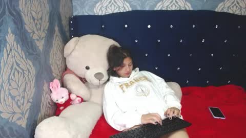 Snapshot of lilyevansxx chatting on March 9, 2025, 12:10 am Lily online show from March 9, 2025, 12:10 am