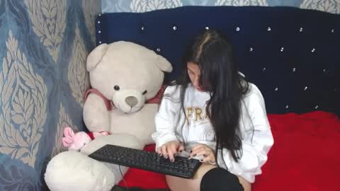 Snapshot of lilyevansxx chatting on March 9, 2025, 3:11 am Lily online show from March 9, 2025, 3:11 am