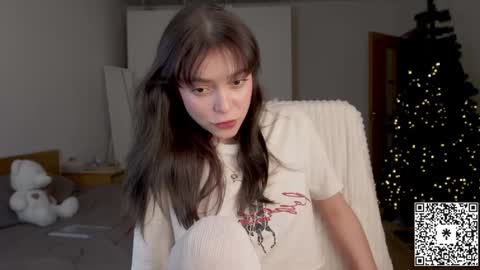 Snapshot of lilyewing_ chatting on December 11, 2024, 4:20 pm Lily online show from December 11, 2024, 4:20 pm