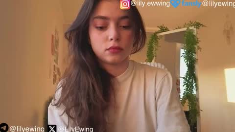 Snapshot of lilyewing_ chatting on September 8, 2025, 4:06 pm Lily online show from September 8, 2025, 4:06 pm