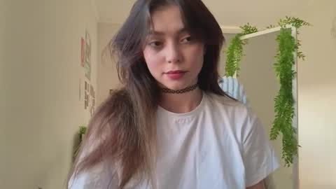 Snapshot of lilyewing_ chatting on September 10, 2025, 3:23 pm Lily online show from September 10, 2025, 3:23 pm