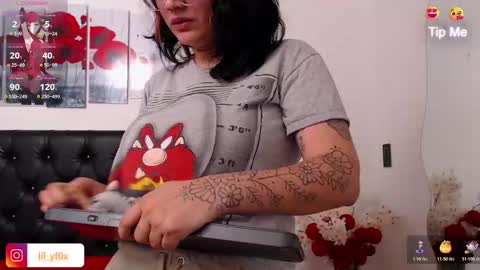 Snapshot of lilyfox23 chatting on November 3, 2025, 12:39 pm lilyfox23 online show from November 3, 2025, 12:39 pm