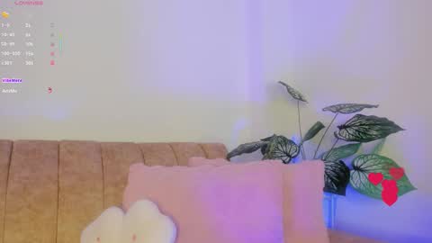 Lily  online show from November 25, 2025, 9:42 am