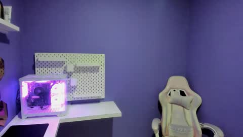 Snapshot of lilyth_7 chatting on September 28, 2025, 4:18 am lilyth_7 online show from September 28, 2025, 4:18 am