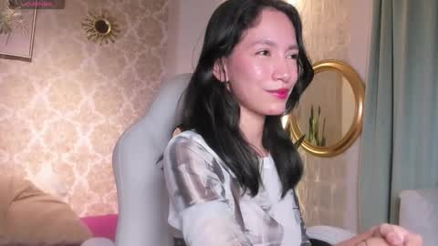 lilythea_ online show from November 22, 2025, 9:25 pm
