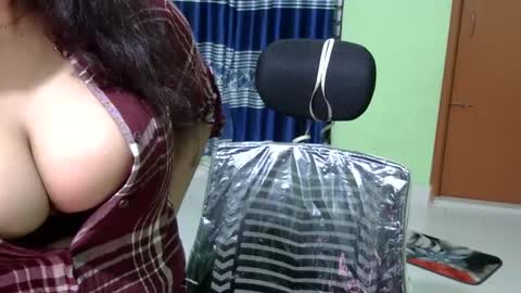 limaakter246618 online show from January 22, 2025, 9:54 pm