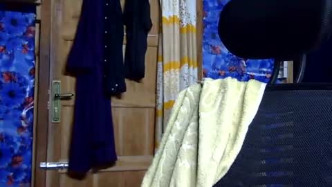 limaakter246618 online show from September 9, 2025, 6:51 pm