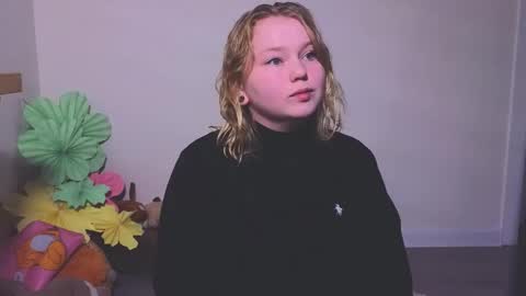 Snapshot of lime_cat chatting on October 9, 2025, 1:03 am lime cat online show from October 9, 2025, 1:03 am