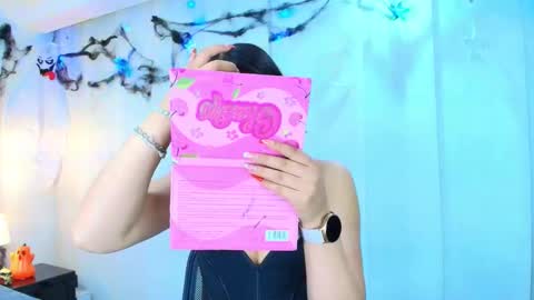  Lina Bedoya  online show from October 25, 2025, 11:40 am