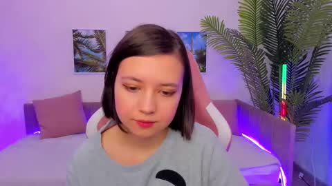 Lina online show from February 5, 2025, 5:20 am