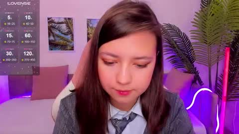 Lina online show from September 18, 2025, 3:30 am