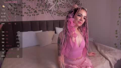 Snapshot of lina_moony chatting on November 15, 2025, 9:39 am lina_moony online show from November 15, 2025, 9:39 am