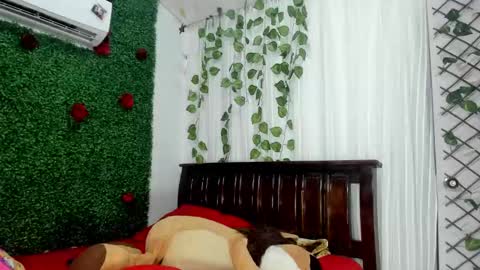 Snapshot of lina_paola chatting on December 23, 2024, 2:45 am paola online show from December 23, 2024, 2:45 am