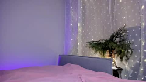 Sophia online show from December 3, 2025, 10:35 am