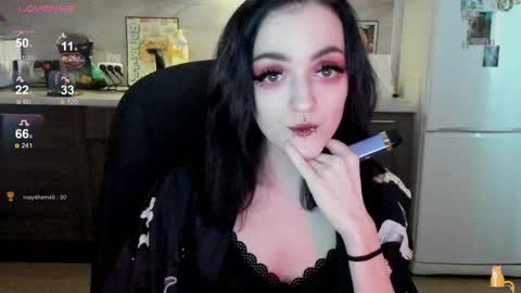 Snapshot of lina_tyaan chatting on September 18, 2025, 7:21 am Lina 3 1715622743 online show from September 18, 2025, 7:21 am