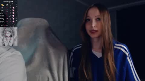 Snapshot of linaandliam chatting on March 5, 2025, 12:05 am linaandliam online show from March 5, 2025, 12:05 am