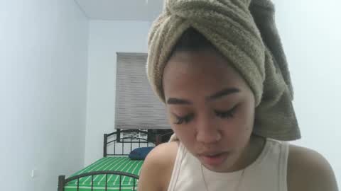 LinaDebie online show from December 14, 2025, 10:09 am