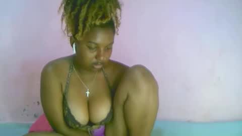 Snapshot of linah1123 chatting on October 3, 2025, 11:29 am linah1123 online show from October 3, 2025, 11:29 am