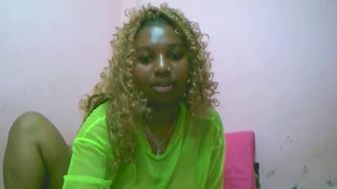 Snapshot of linah1123 chatting on November 22, 2025, 10:31 pm linah1123 online show from November 22, 2025, 10:31 pm