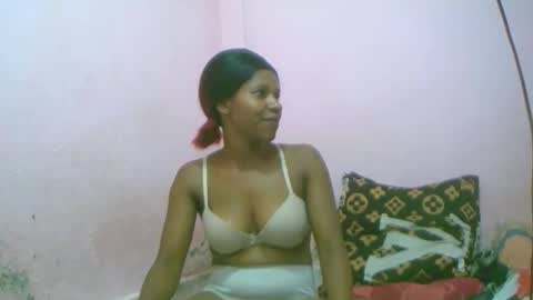 Snapshot of linah1123 chatting on December 3, 2025, 11:41 am linah1123 online show from December 3, 2025, 11:41 am