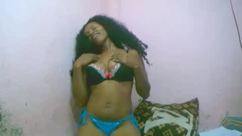 Snapshot of linah1123 chatting on December 4, 2025, 9:12 pm linah1123 online show from December 4, 2025, 9:12 pm