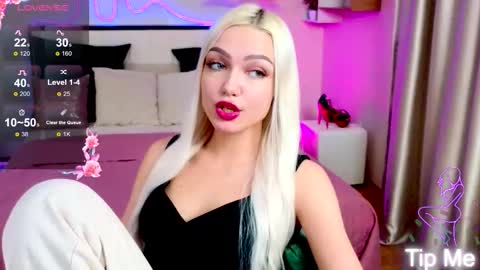 Snapshot of linalirian chatting on October 8, 2025, 2:04 pm I am Lina online show from October 8, 2025, 2:04 pm