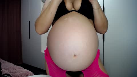 Snapshot of linasparks chatting on December 9, 2024, 8:12 pm Lina Sparks online show from December 9, 2024, 8:12 pm