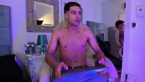 Snapshot of lincon_casttan chatting on December 16, 2025, 11:15 am lincon_casttan online show from December 16, 2025, 11:15 am