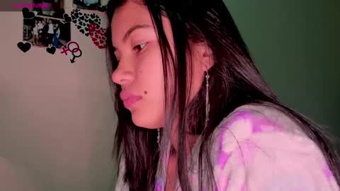 Snapshot of linda_alana chatting on December 10, 2024, 9:54 pm Alana online show from December 10, 2024, 9:54 pm