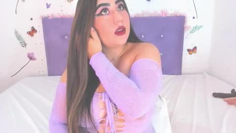 Snapshot of linda_jay_ chatting on October 15, 2025, 12:27 pm Linda online show from October 15, 2025, 12:27 pm