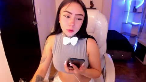 Lindaa maria  online show from October 11, 2025, 9:57 pm