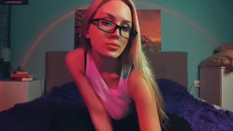 Snapshot of linda_roxy chatting on January 26, 2025, 5:23 pm Linda online show from January 26, 2025, 5:23 pm