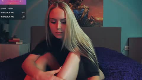 Snapshot of linda_roxy chatting on February 4, 2025, 7:22 pm Linda online show from February 4, 2025, 7:22 pm