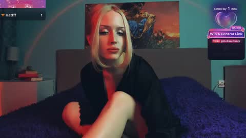 Snapshot of linda_roxy chatting on March 1, 2025, 6:32 pm Linda online show from March 1, 2025, 6:32 pm