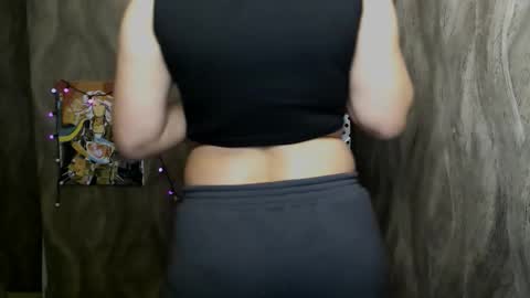 Snapshot of linda_s_ chatting on November 25, 2025, 4:29 pm Linda online show from November 25, 2025, 4:29 pm