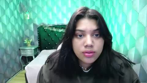 Snapshot of lindabreexlove chatting on December 23, 2024, 11:14 am online show from December 23, 2024, 11:14 am