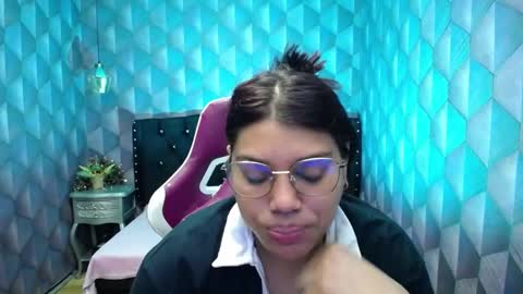 Snapshot of lindabreexlove chatting on December 27, 2024, 3:31 am online show from December 27, 2024, 3:31 am