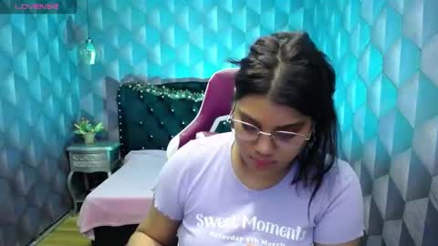 Snapshot of lindabreexlove chatting on December 29, 2024, 3:33 am online show from December 29, 2024, 3:33 am