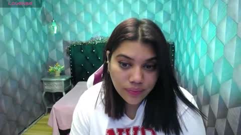 Snapshot of lindabreexlove chatting on January 4, 2025, 4:12 am online show from January 4, 2025, 4:12 am