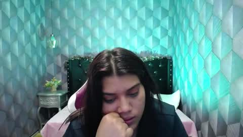 Snapshot of lindabreexlove chatting on January 5, 2025, 9:05 am online show from January 5, 2025, 9:05 am